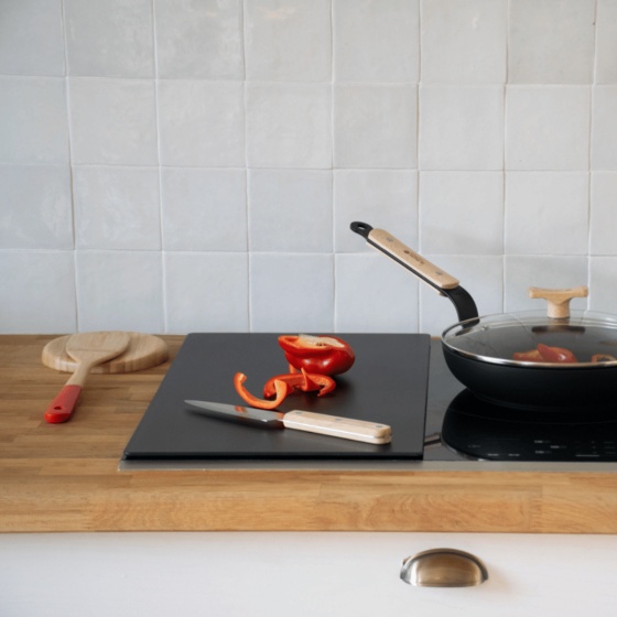 Ceranfeldschutz 1/2 schwarz, 50x28 cm, aus gehärtetem Glas