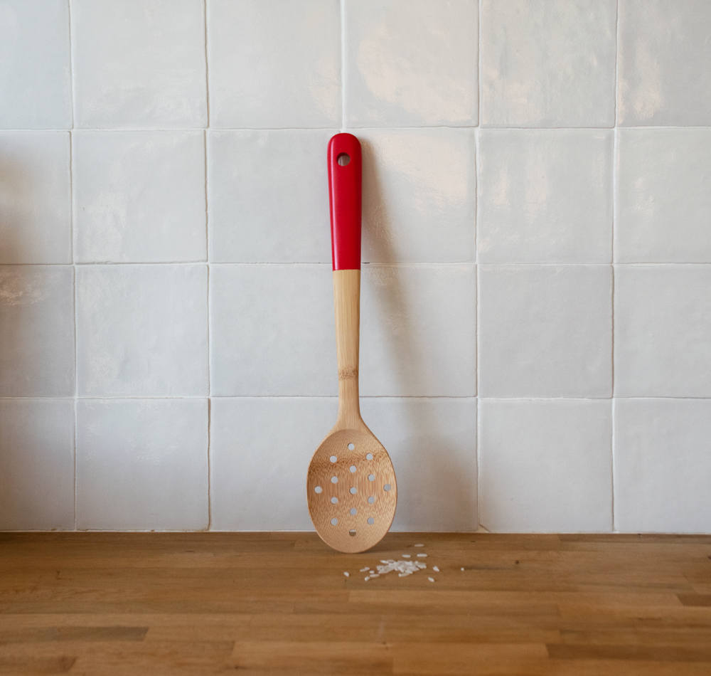 Schaumlöffel gelocht 30cm - Rot