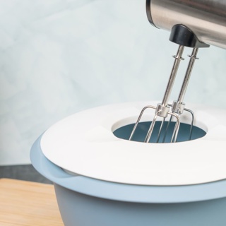 Rührschüssel mit zweigeteiltem Deckel Blau