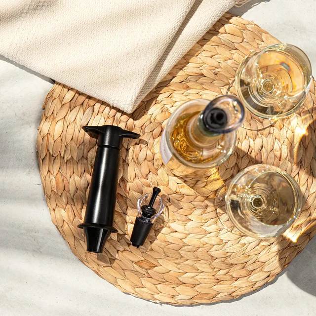 Weinausgießer & Pumpe (1 Pumpe, 1 Ausgießer mit eigenem Verschluss), Faltschachtel