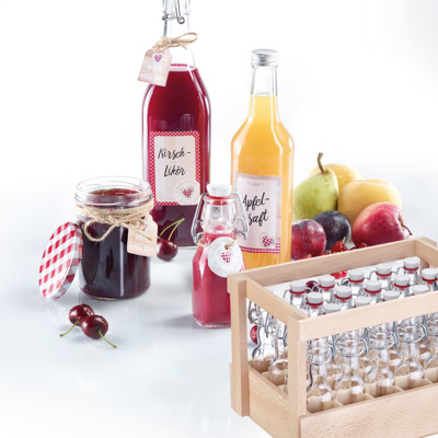 24 Mini-Bügelverschlussflaschen rund, 40 ml im Holzdisplay