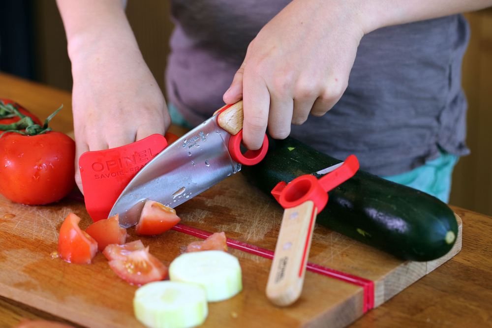 Messer und Fingerschutz „Petit Chef”