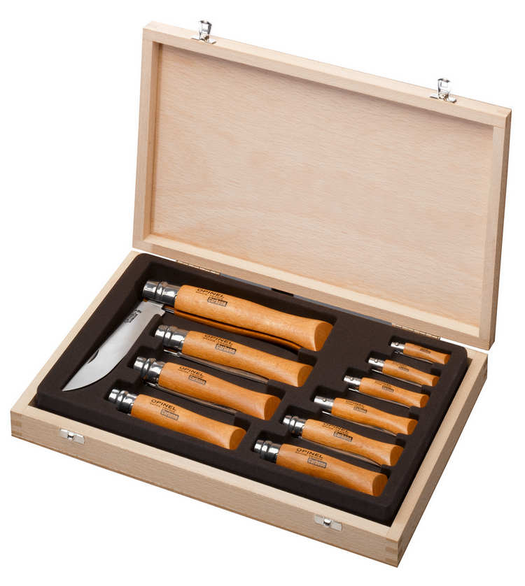 Die Kollektion aus 10 Carbonstahlmessern Tradition