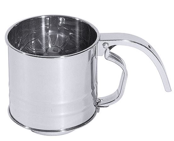 Einhand-Drücksieb mit 3 Sieben 0,5l